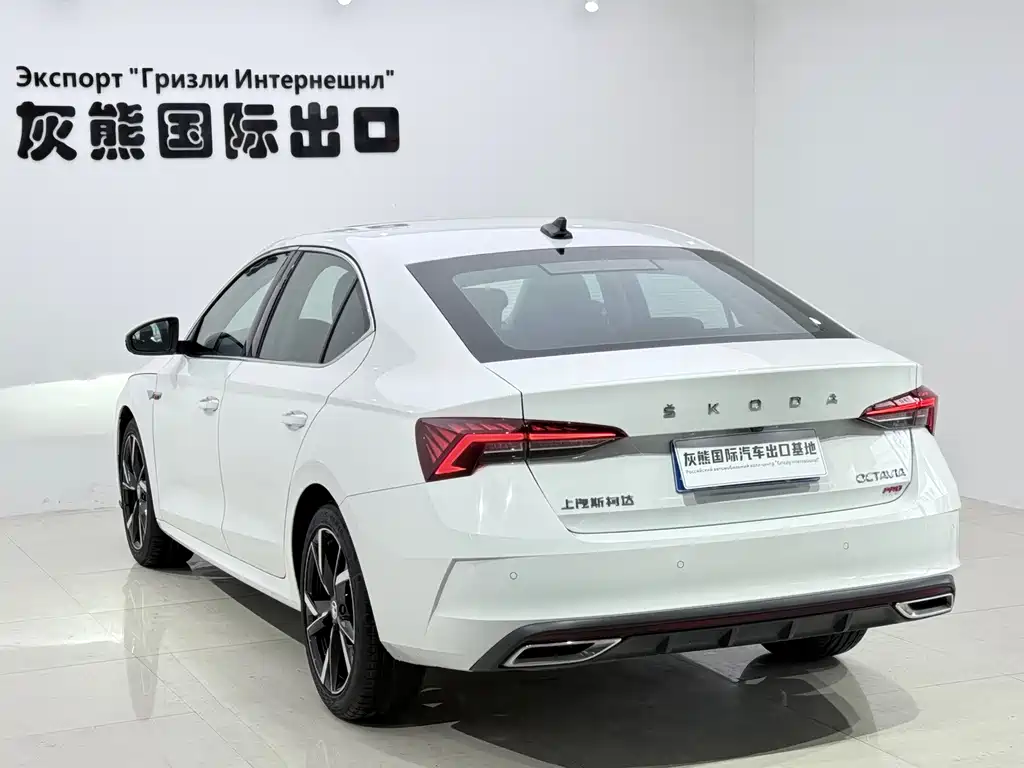 Skoda Octavia — фото 4