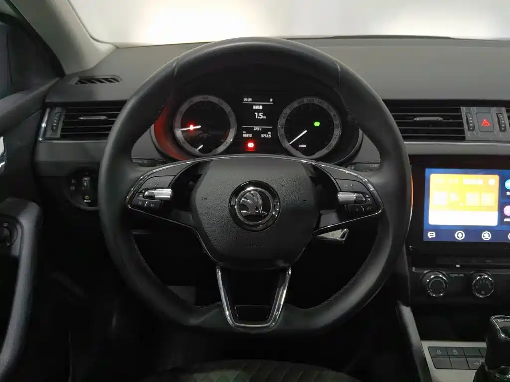 Skoda Octavia — фото 11