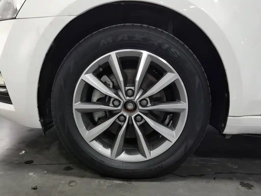 Skoda Octavia — фото 17