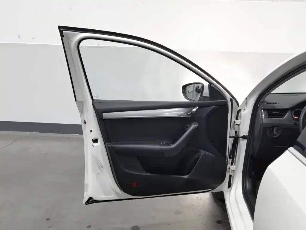 Skoda Octavia — фото 8