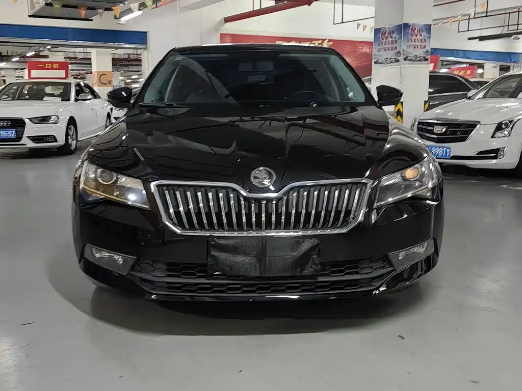 Skoda Superb — фото 3