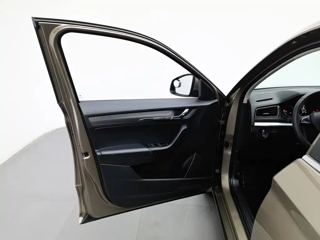 Skoda Kamiq — фото 8