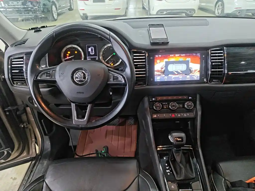 Skoda Kodiaq — фото 10