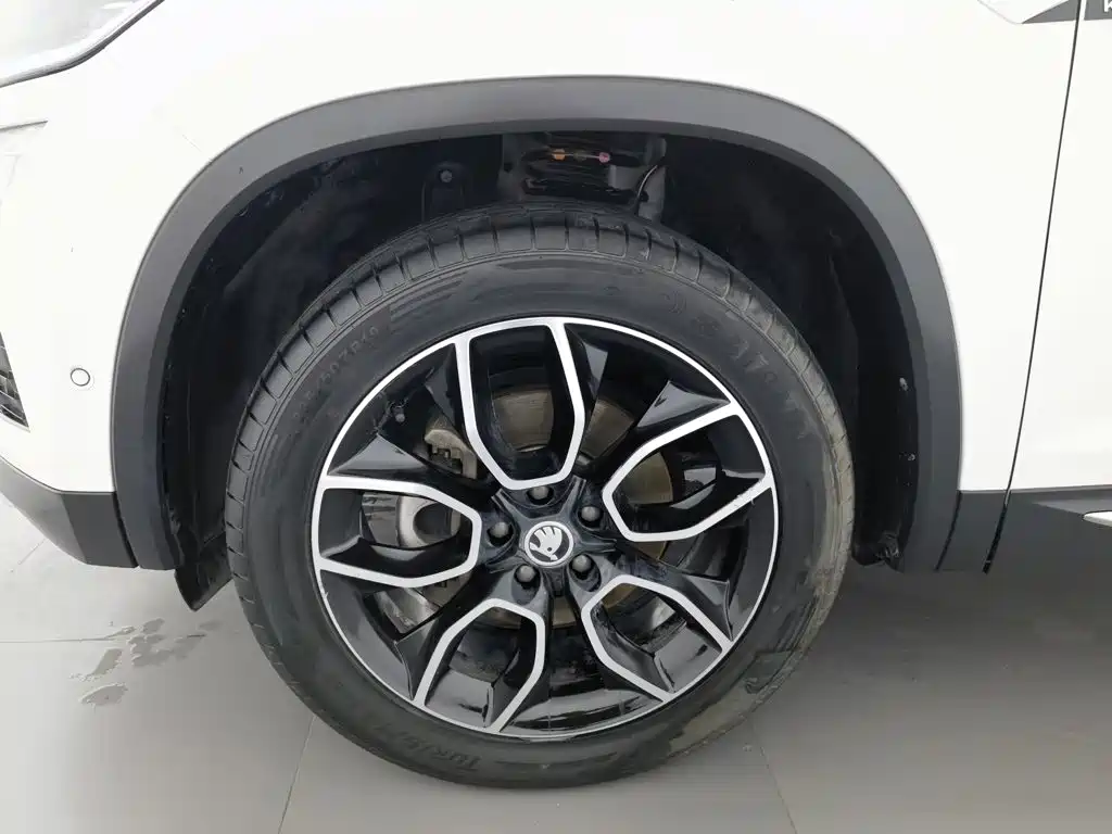Skoda Kodiaq — фото 17