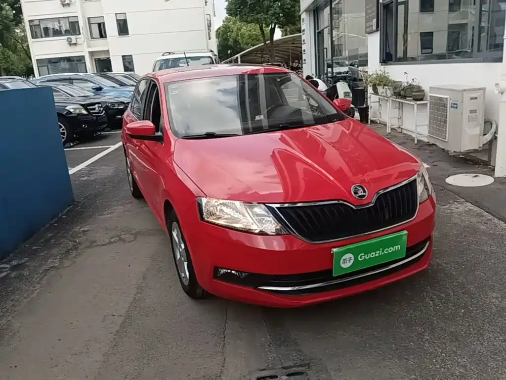 Skoda Rapid Spaceback — фото 4