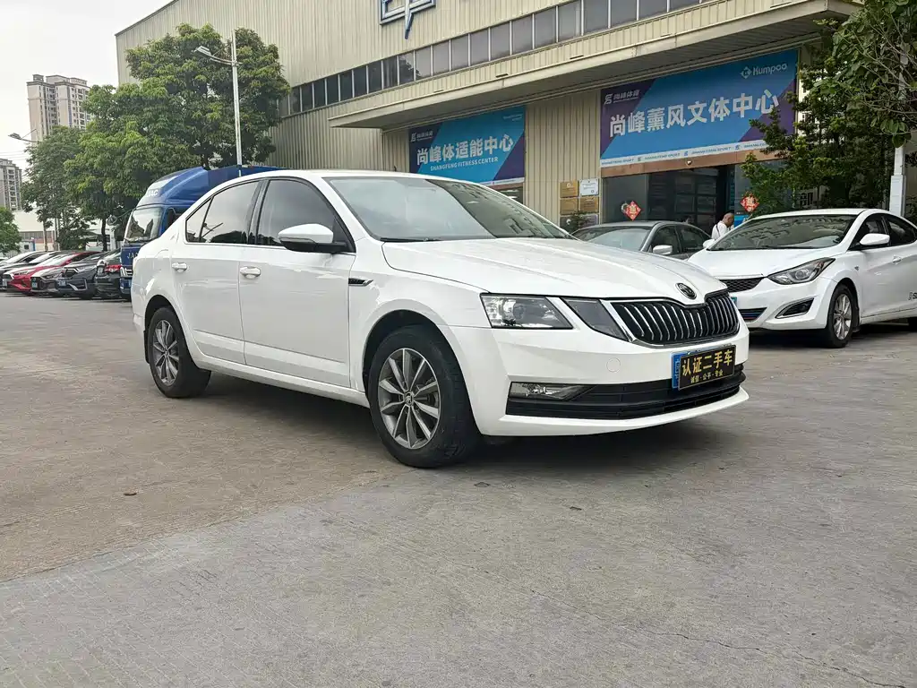 Skoda Octavia — фото 3