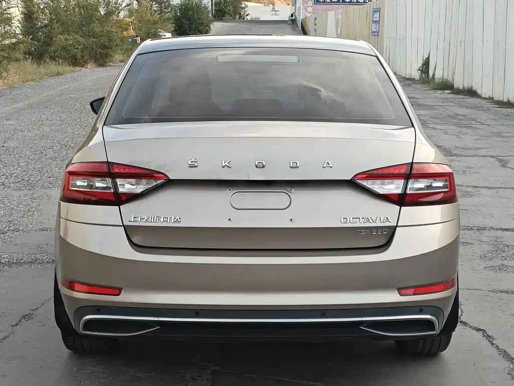 Skoda Octavia — фото 4