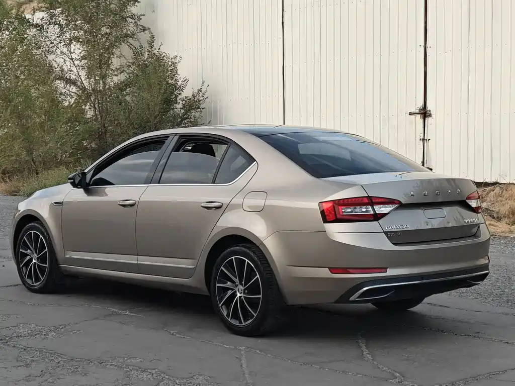 Skoda Octavia — фото 6