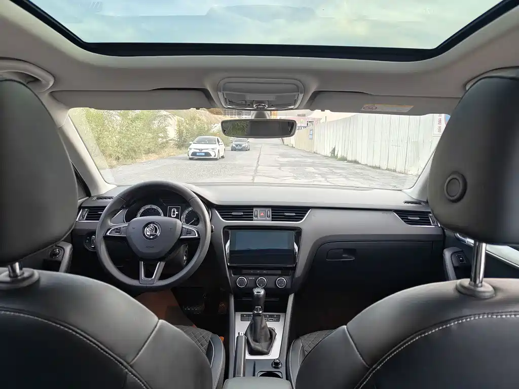 Skoda Octavia — фото 9