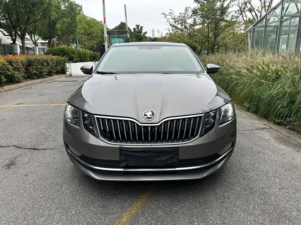 Skoda Octavia — фото 2