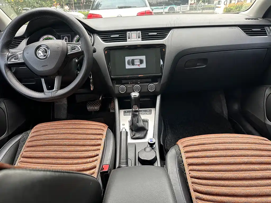Skoda Octavia — фото 11