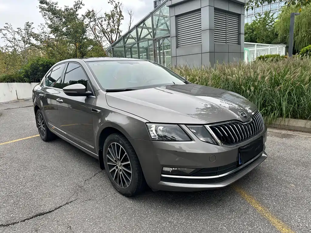 Skoda Octavia — фото 3