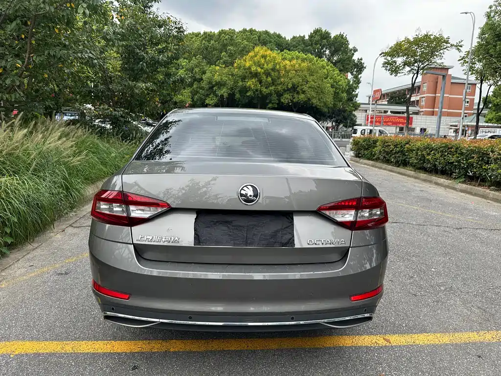 Skoda Octavia — фото 6