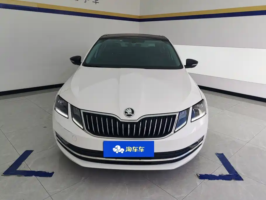 Skoda Octavia — фото 2