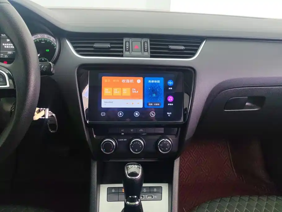 Skoda Octavia — фото 13