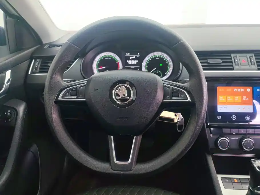 Skoda Octavia — фото 15