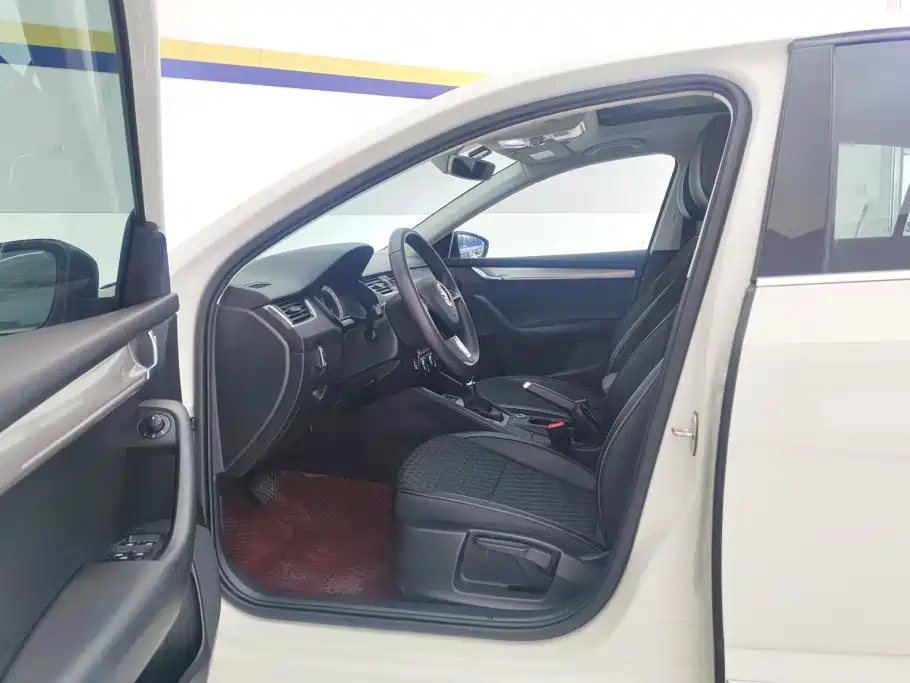 Skoda Octavia — фото 9