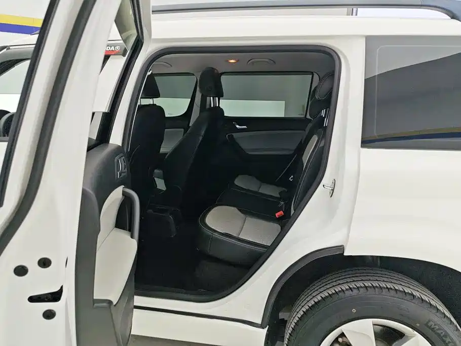 Skoda Yeti — фото 11
