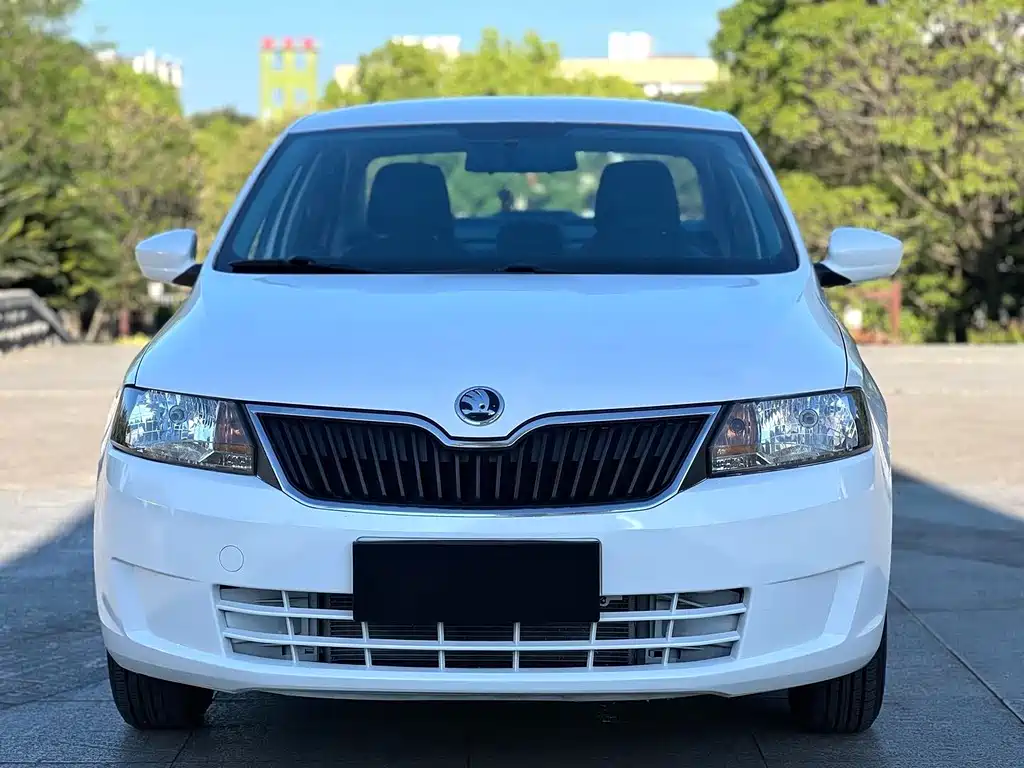 Skoda Rapid — фото 2