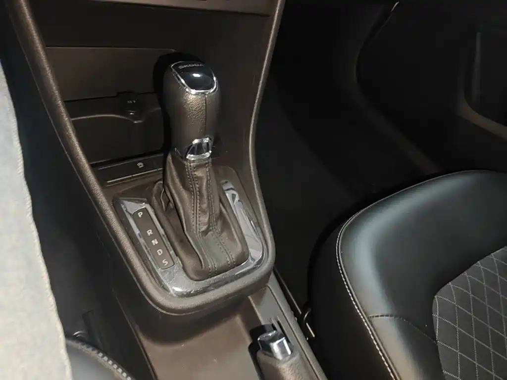 Skoda Rapid — фото 14
