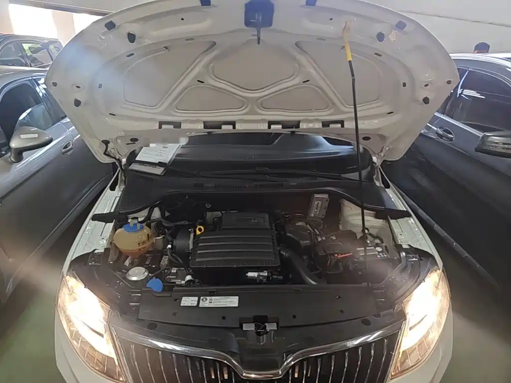 Skoda Rapid — фото 20