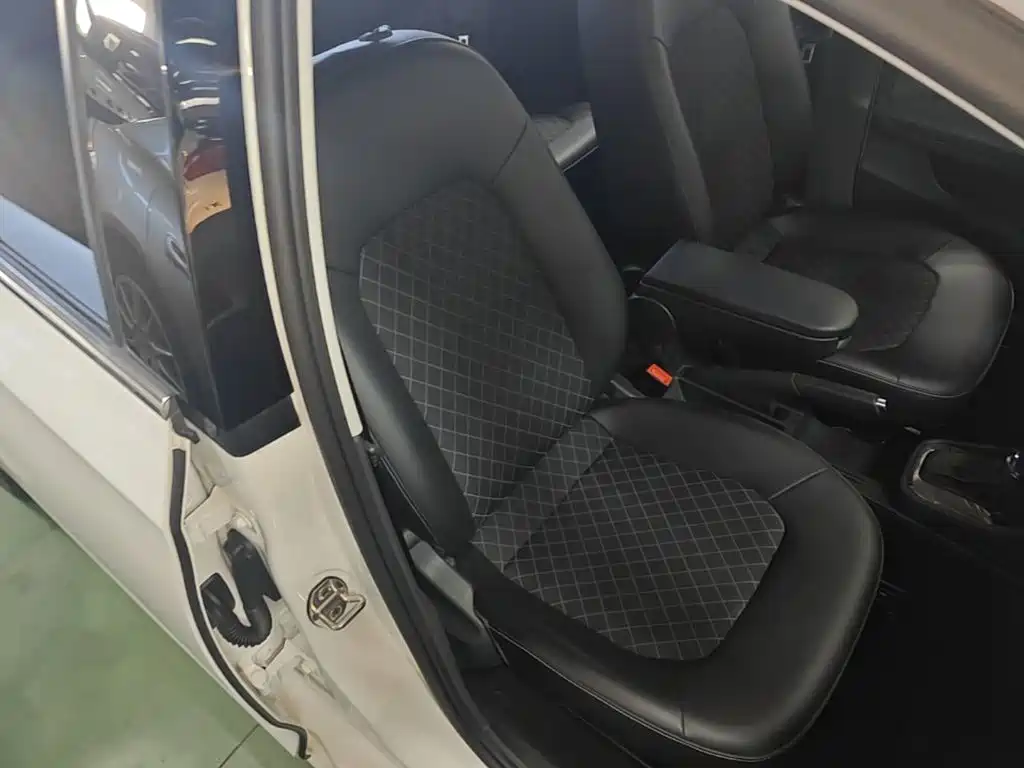 Skoda Rapid — фото 25