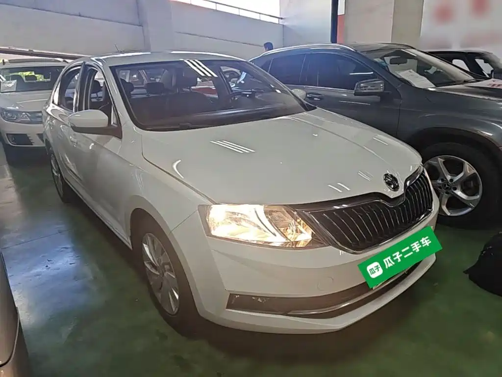 Skoda Rapid — фото 4
