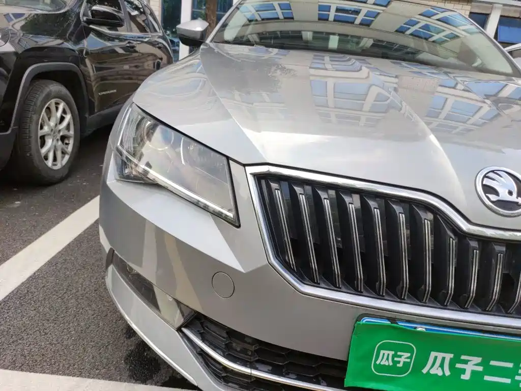 Skoda Superb — фото 7