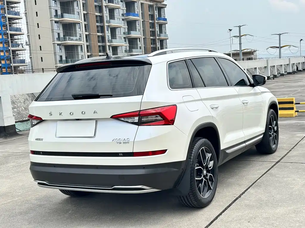Skoda Kodiaq — фото 4