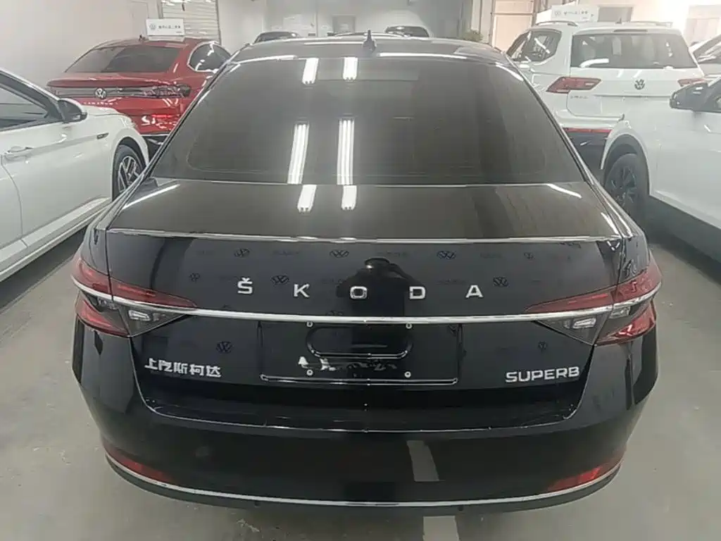 Skoda Superb — фото 6