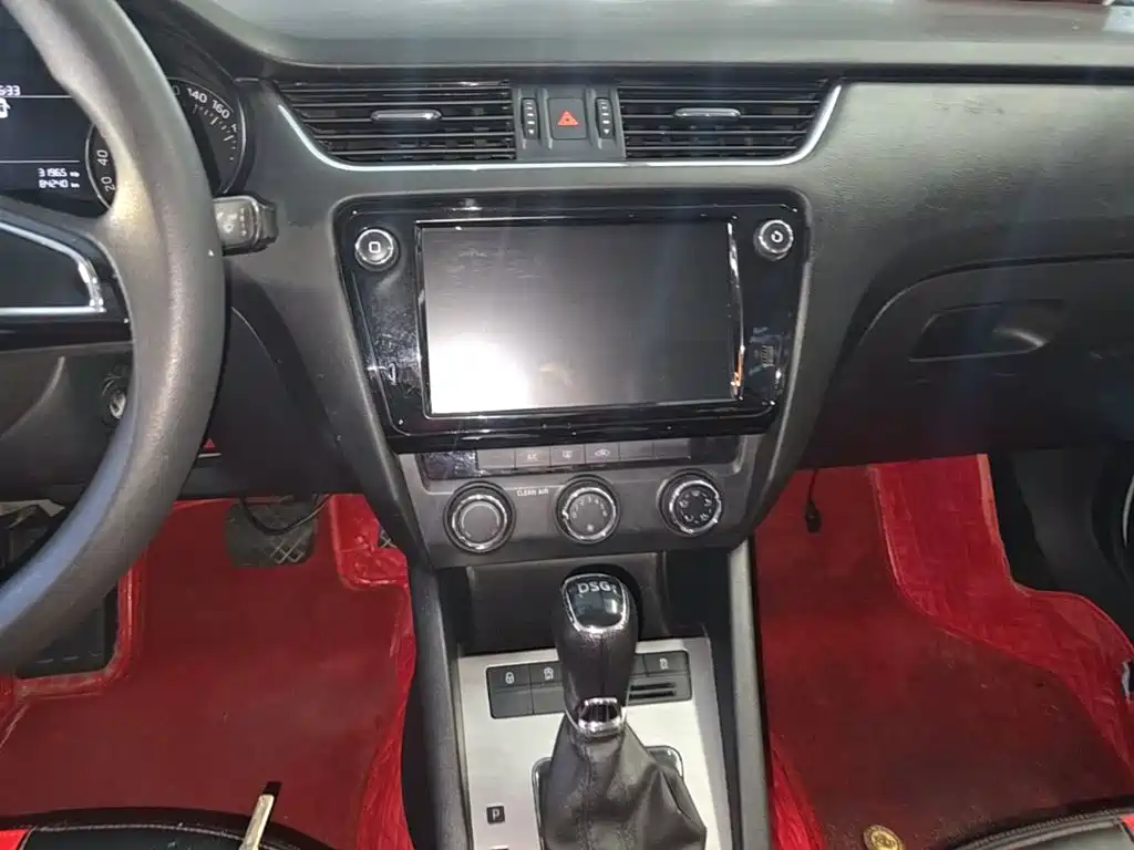 Skoda Octavia — фото 13