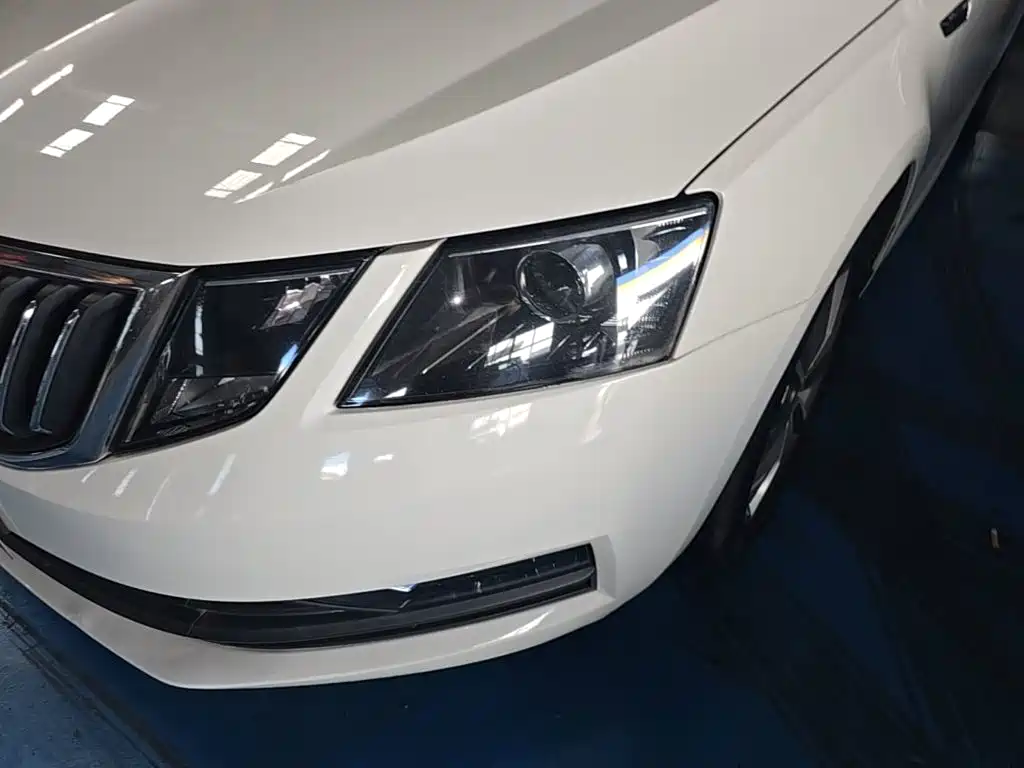 Skoda Octavia — фото 24