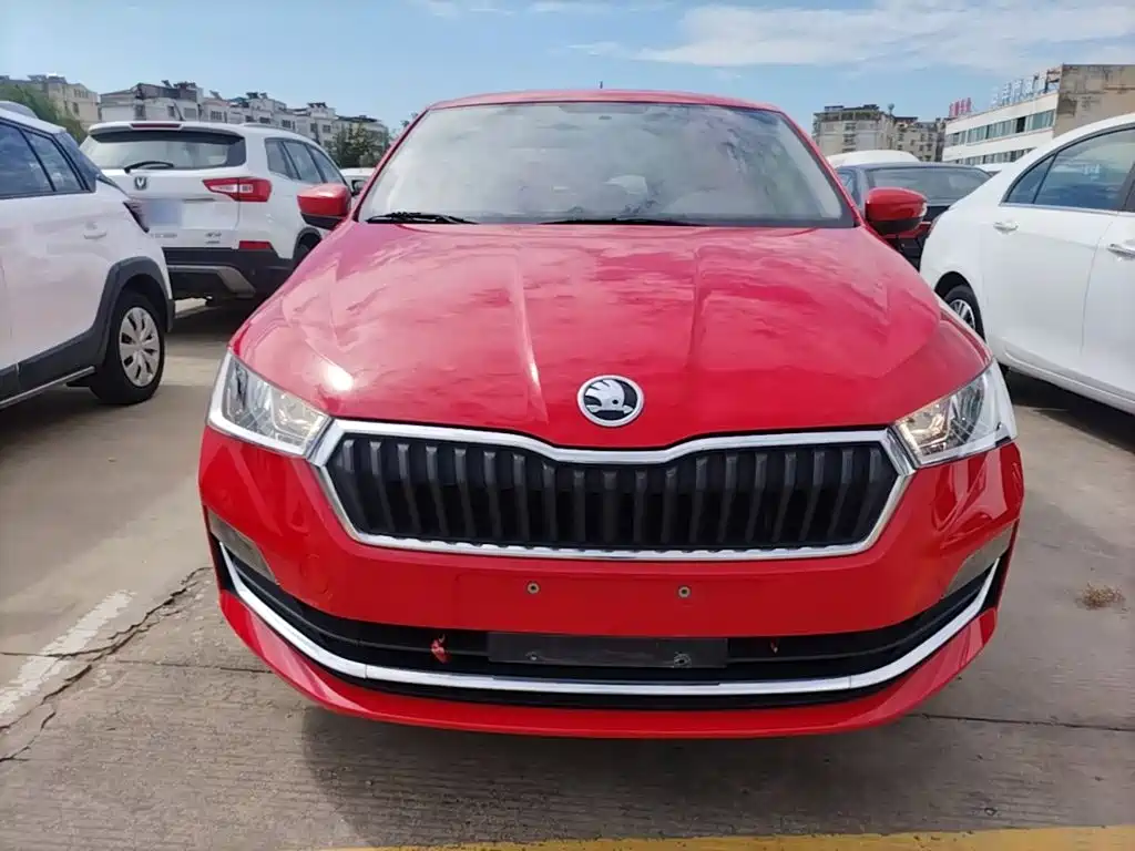 Skoda Rapid Spaceback — фото 3