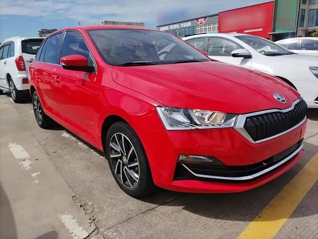 Skoda Rapid Spaceback — фото 4