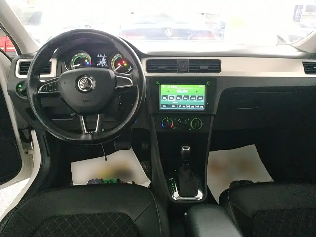 Skoda Rapid Spaceback — фото 6