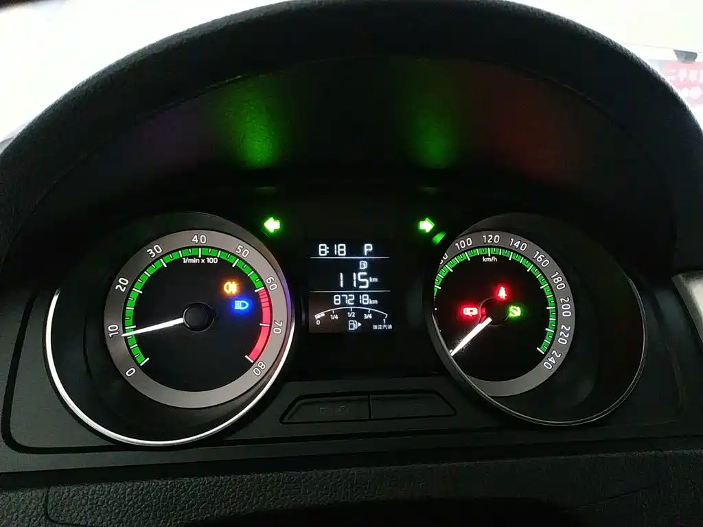 Skoda Rapid Spaceback — фото 8