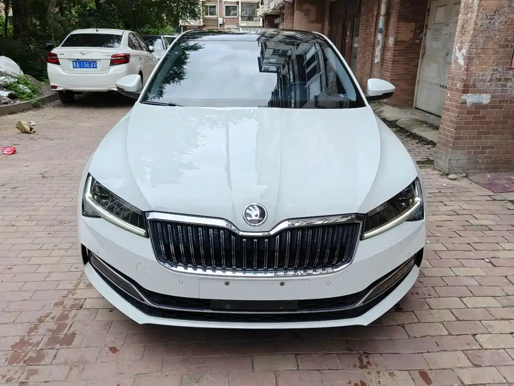 Skoda Superb — фото 3