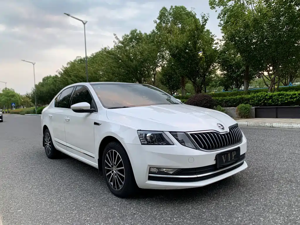 Skoda Octavia — фото 3