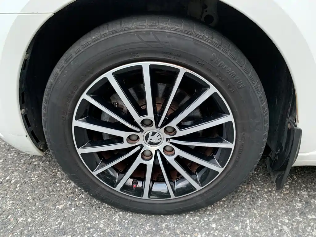 Skoda Octavia — фото 5