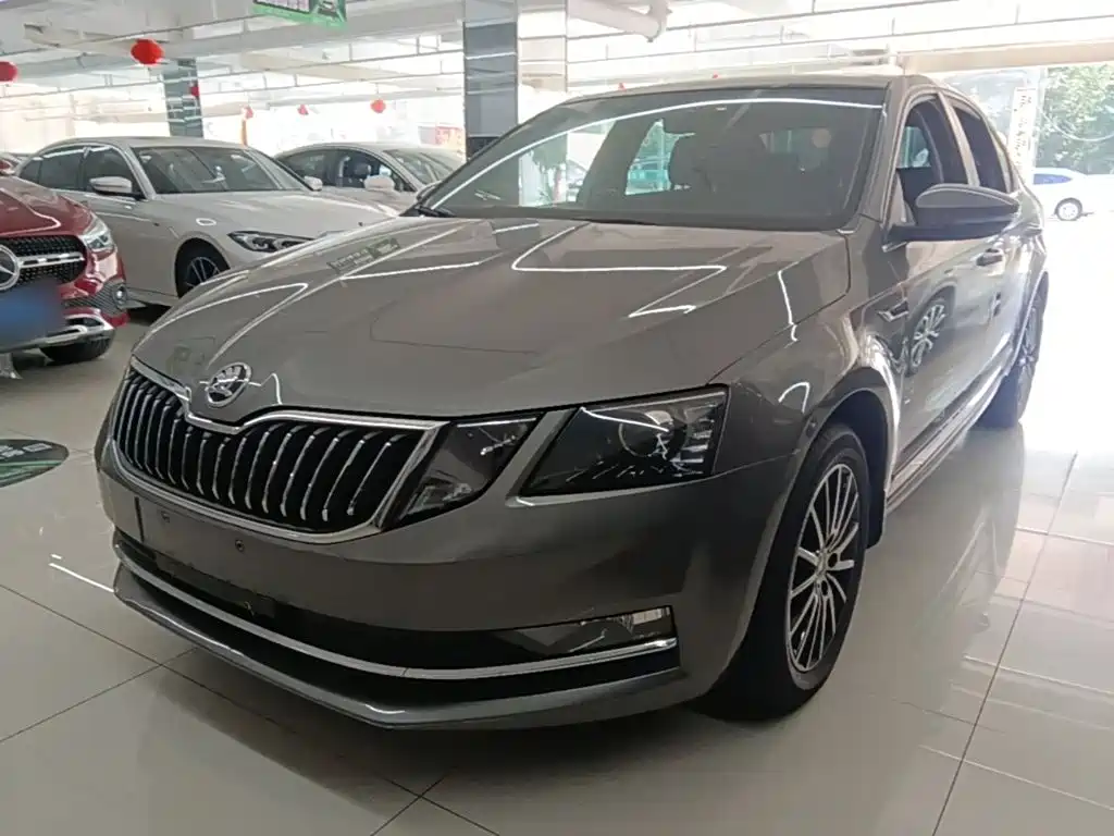 Skoda Octavia — фото 2
