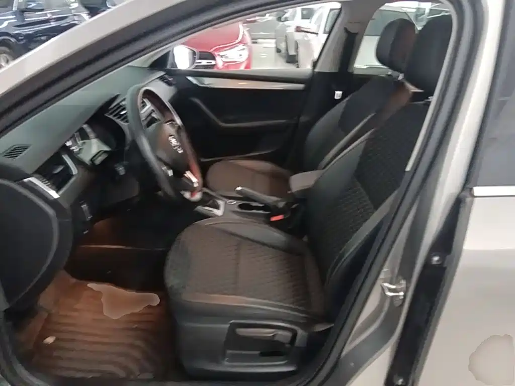 Skoda Octavia — фото 15