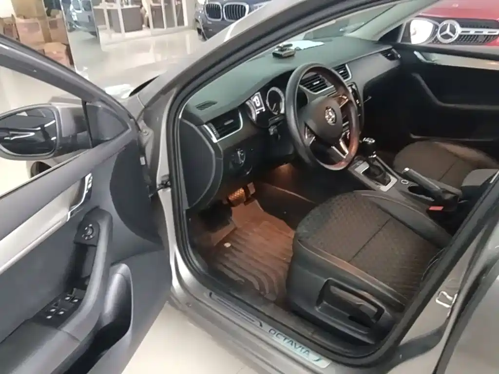 Skoda Octavia — фото 16