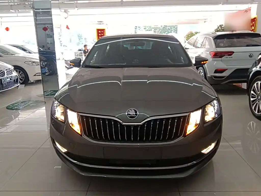 Skoda Octavia — фото 3