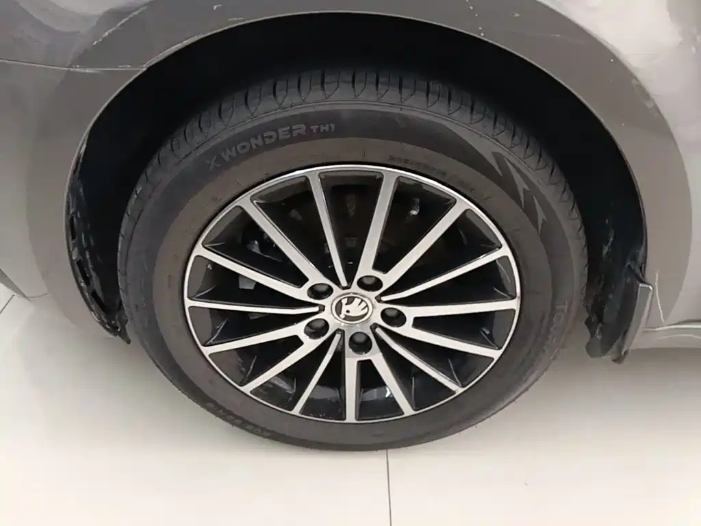 Skoda Octavia — фото 23
