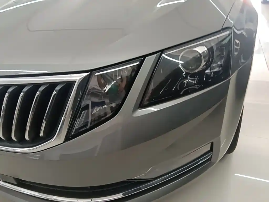 Skoda Octavia — фото 24