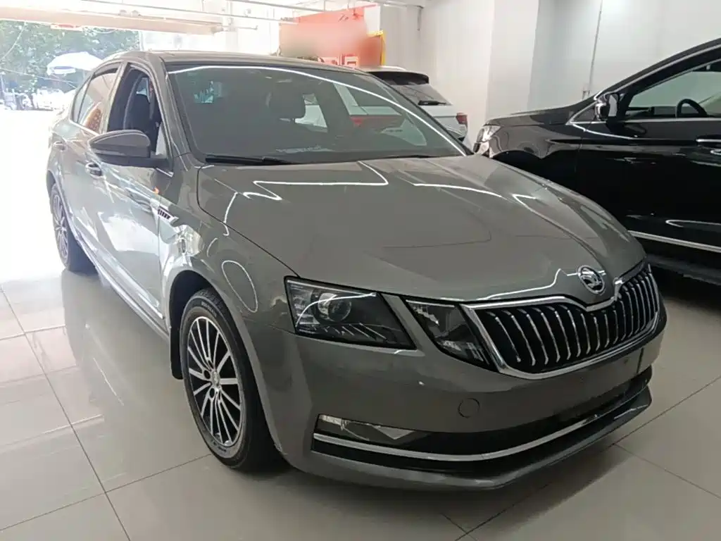 Skoda Octavia — фото 4