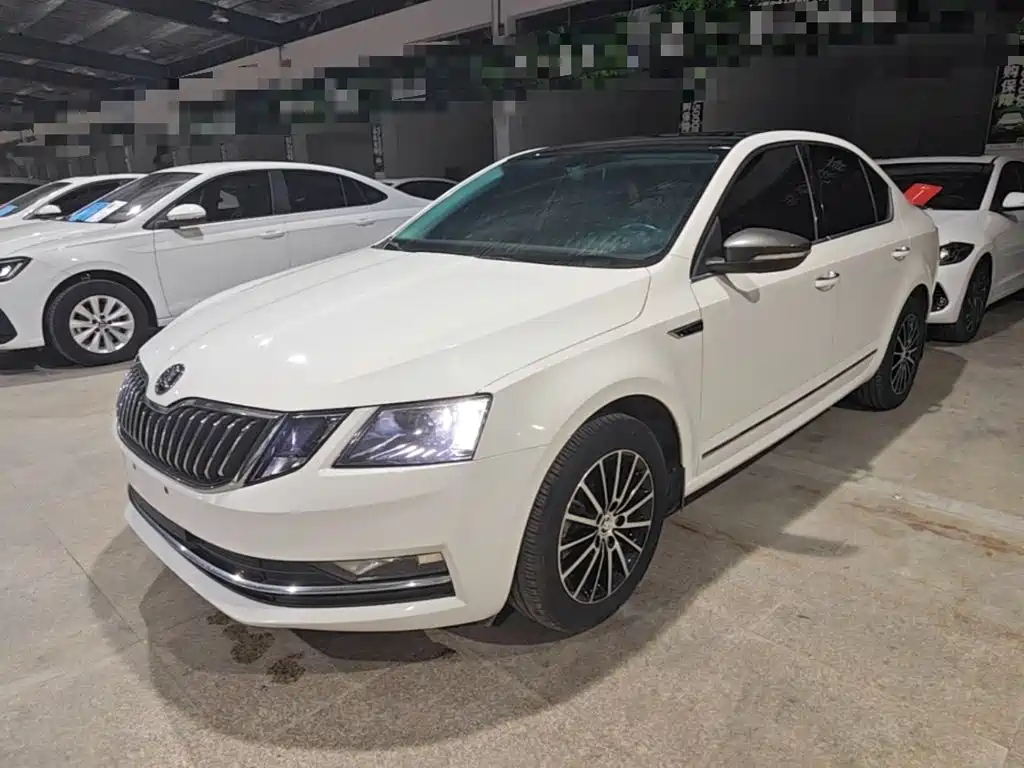 Skoda Octavia — фото 2