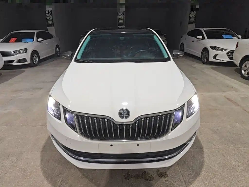Skoda Octavia — фото 3