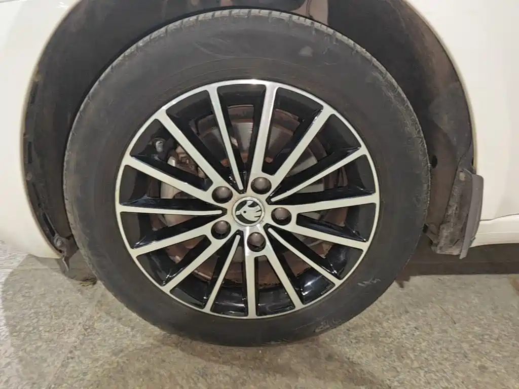 Skoda Octavia — фото 23