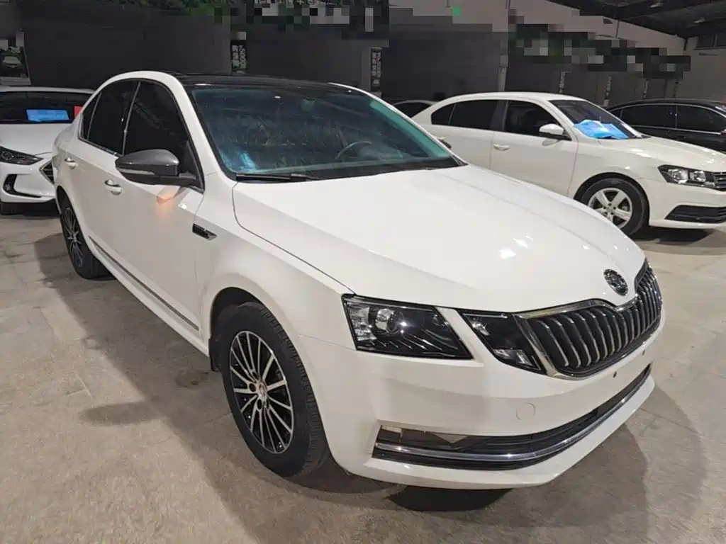 Skoda Octavia — фото 4